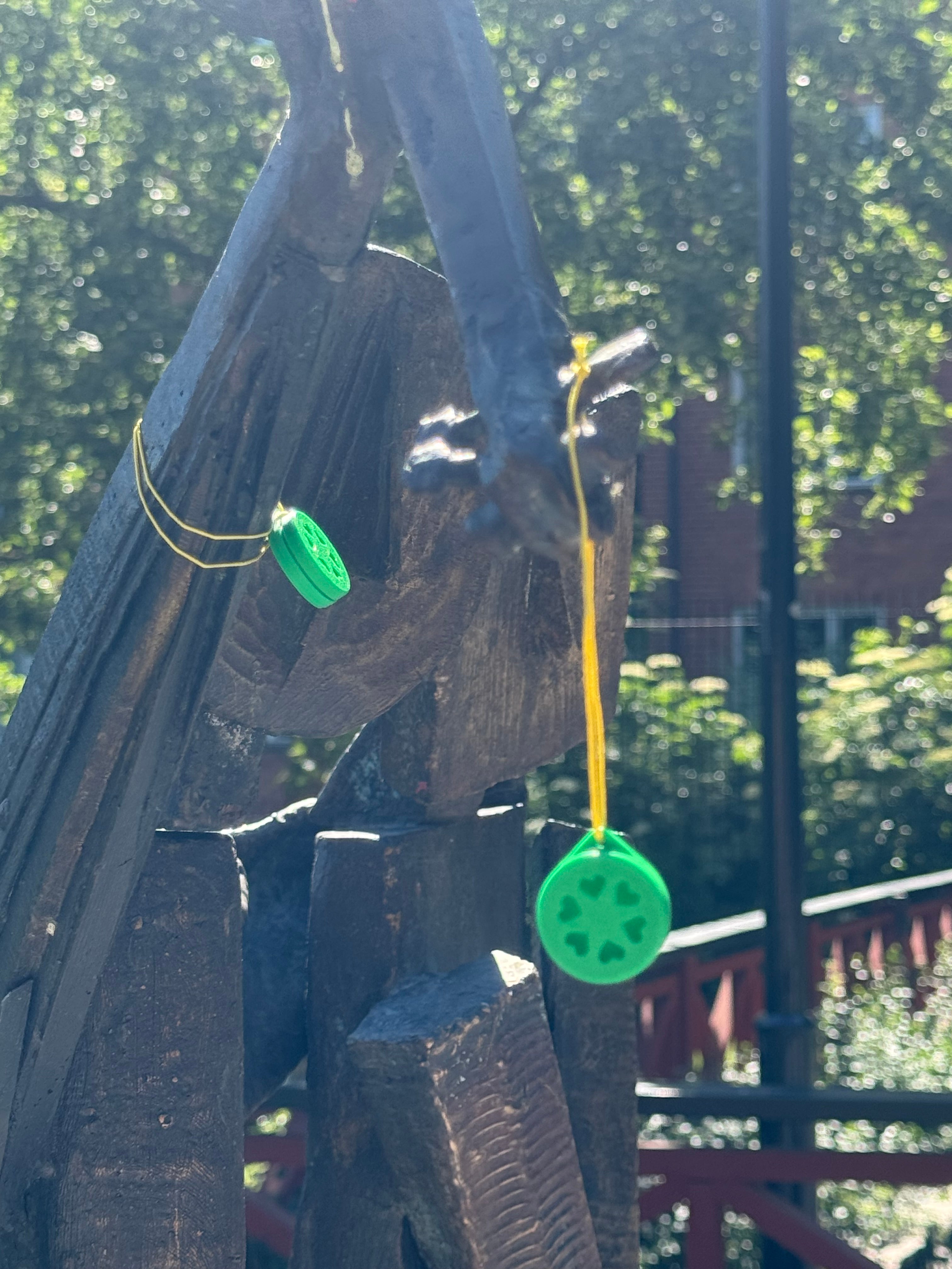 Lycka behållaren (liten), med elastiskt snöre