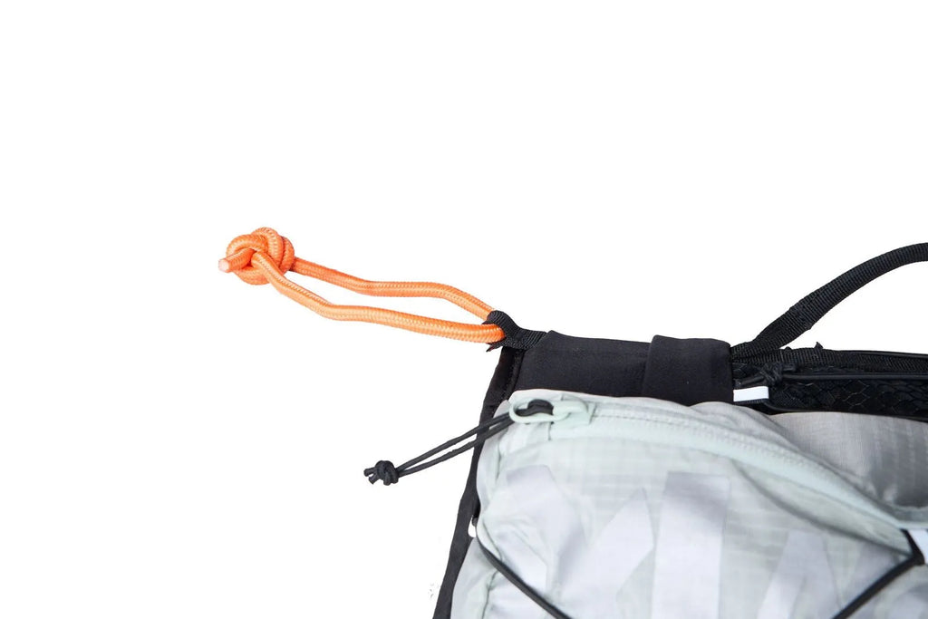 Non-Stop Trail light dog-back pack